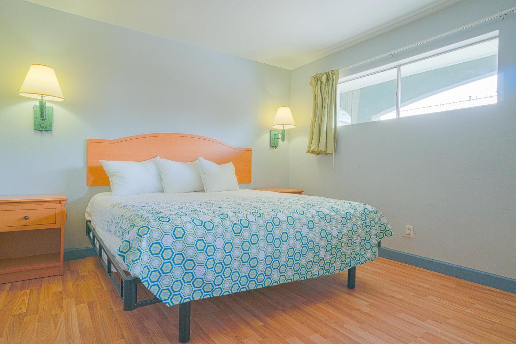 Oyo Hotel Midland Luaran gambar