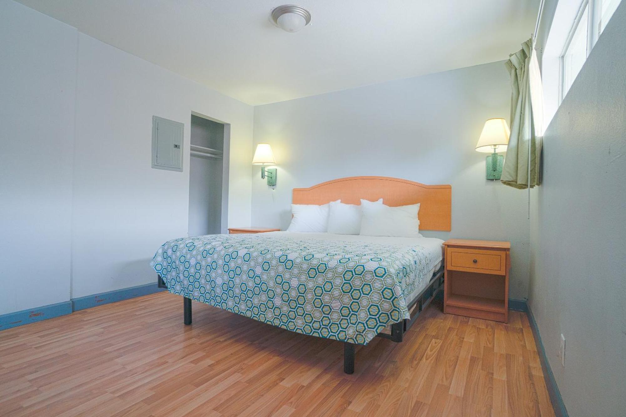 Oyo Hotel Midland Luaran gambar