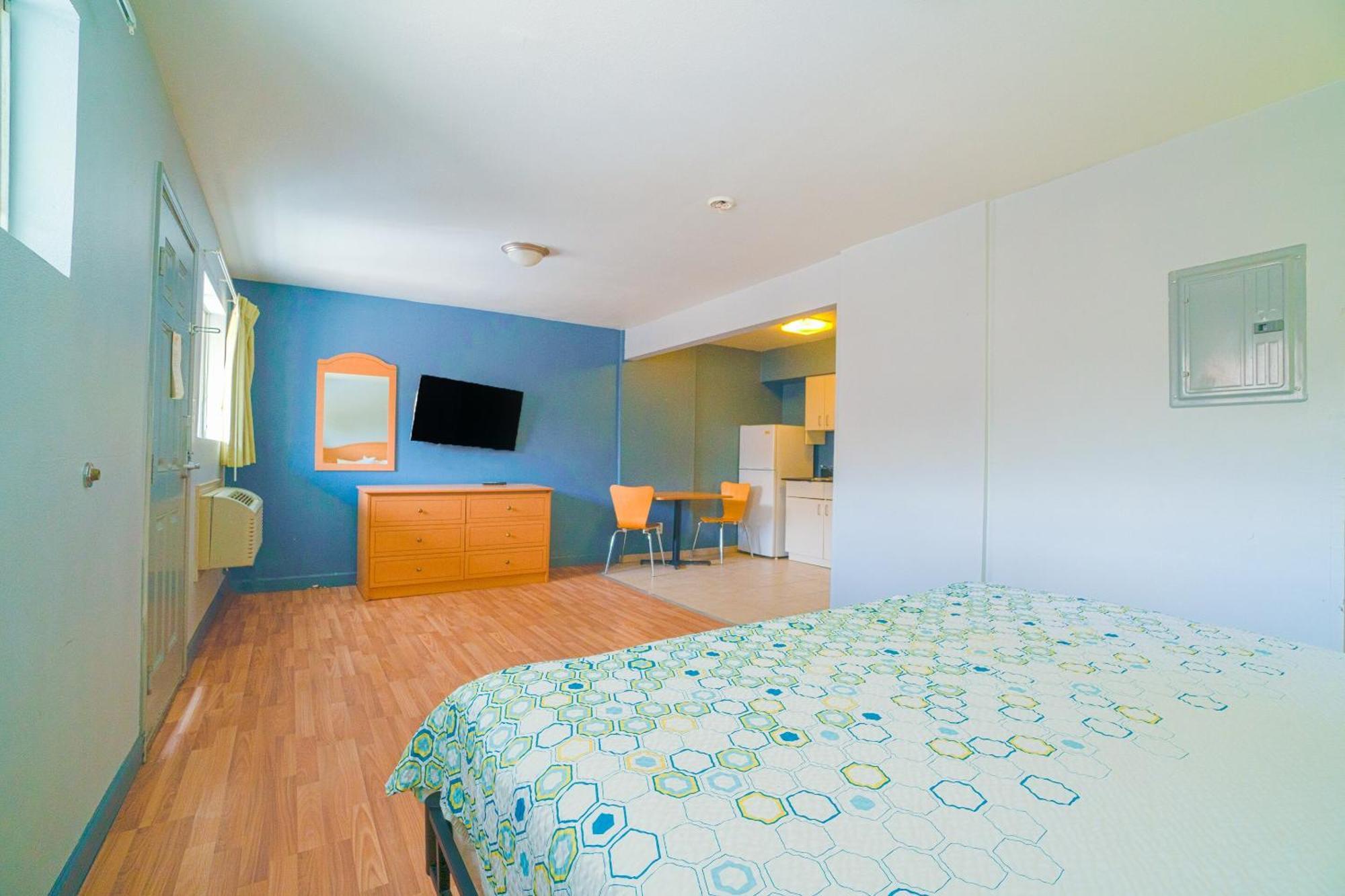 Oyo Hotel Midland Luaran gambar